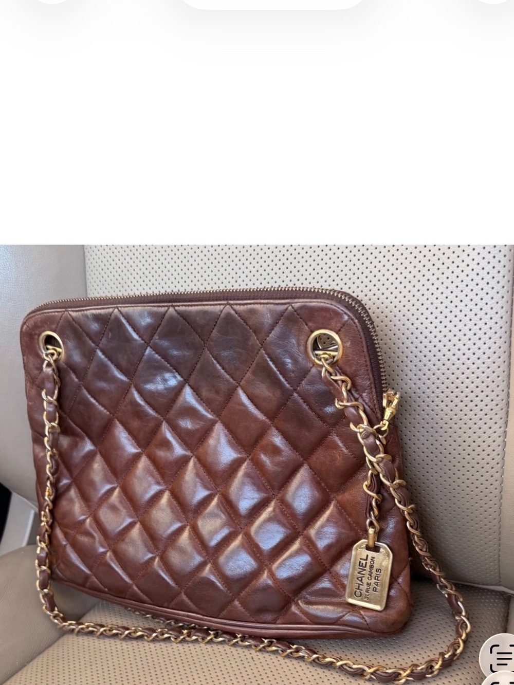 Authentic CHANEL Matelasse Quilted Leather Shoulder Bag with Gold Chain - Picture 8 of 14